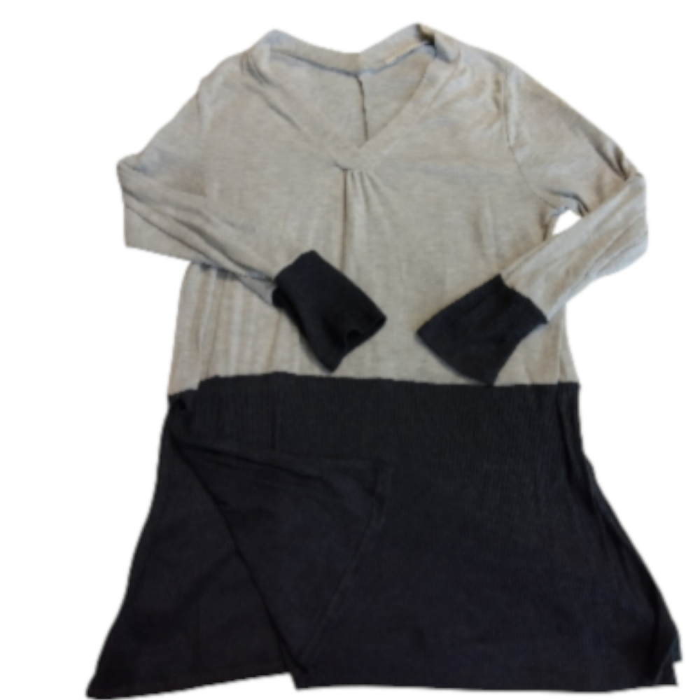 2/$10 Gray and Dark Gray Long Sleeve Sweater Top Vneck Tunic